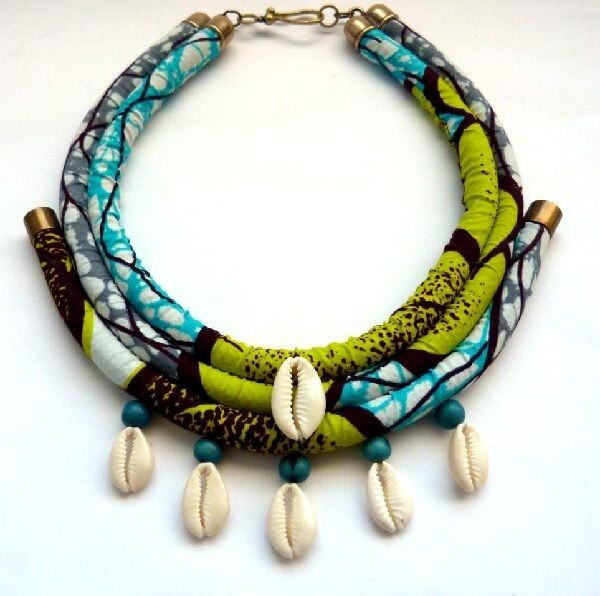 Collier ventre africain traditionnel