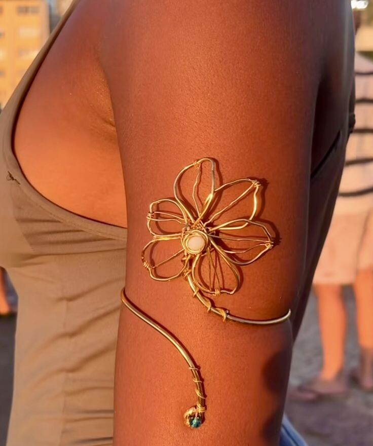Style avec collier tour de taille