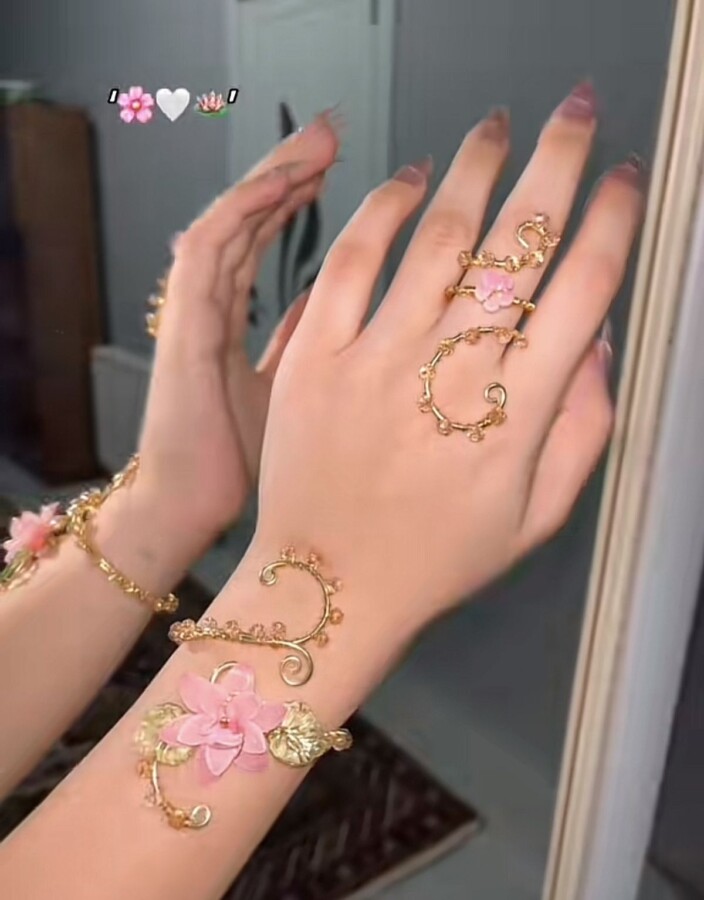 Chaîne autour taille symbolique